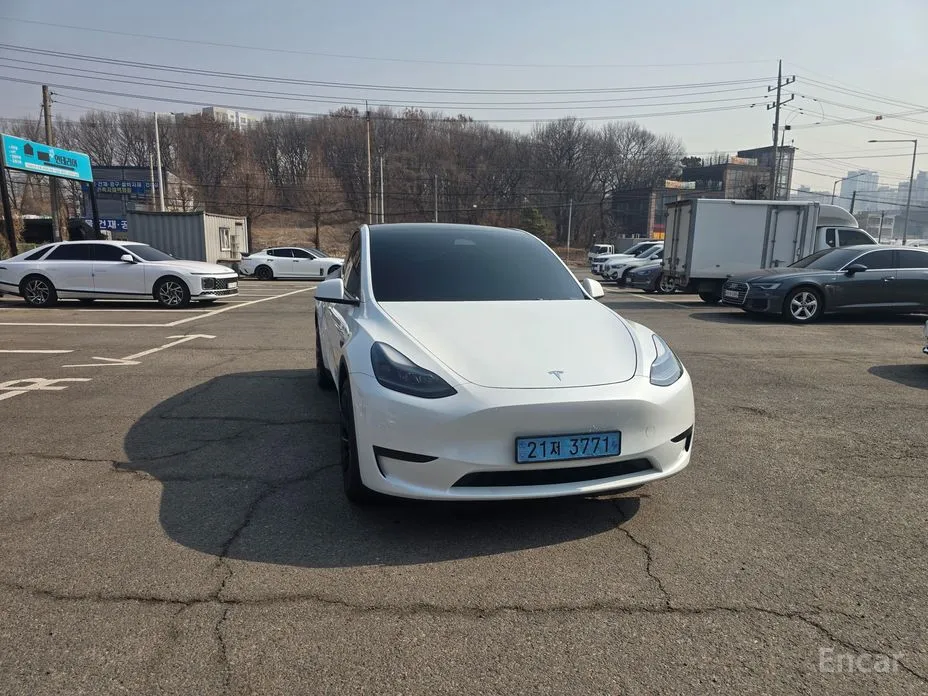 Фото 1 - Tesla Model Y
