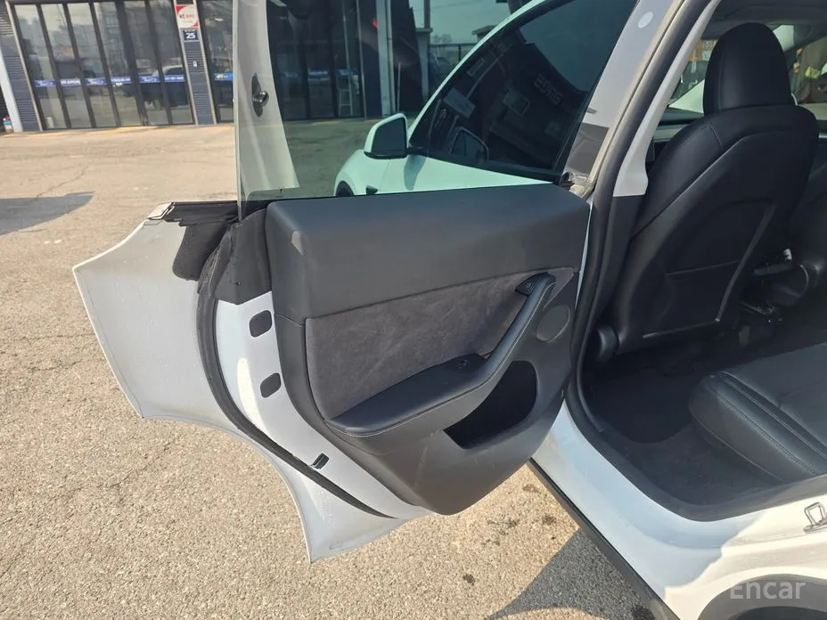 Фото 11 - Tesla Model Y