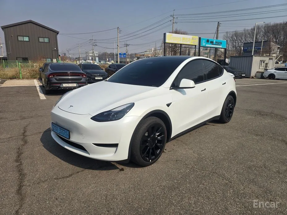 Фото 3 - Tesla Model Y