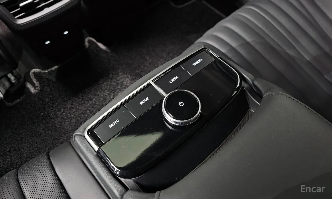 Фото 17 - Kia K8