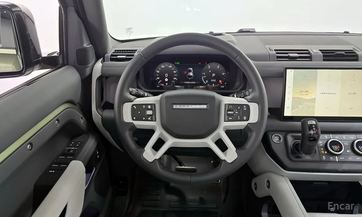 Photo 13 - Land Rover Defender