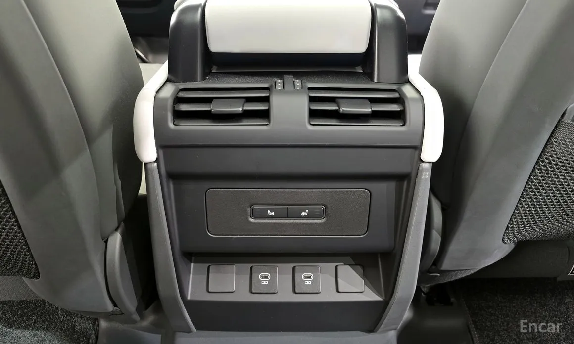 Photo 19 - Land Rover Defender