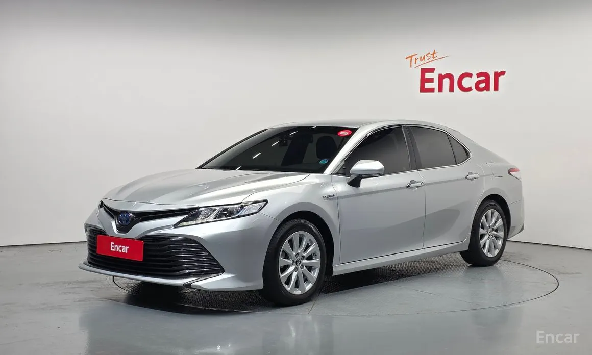 Фото 1 - Toyota Camry