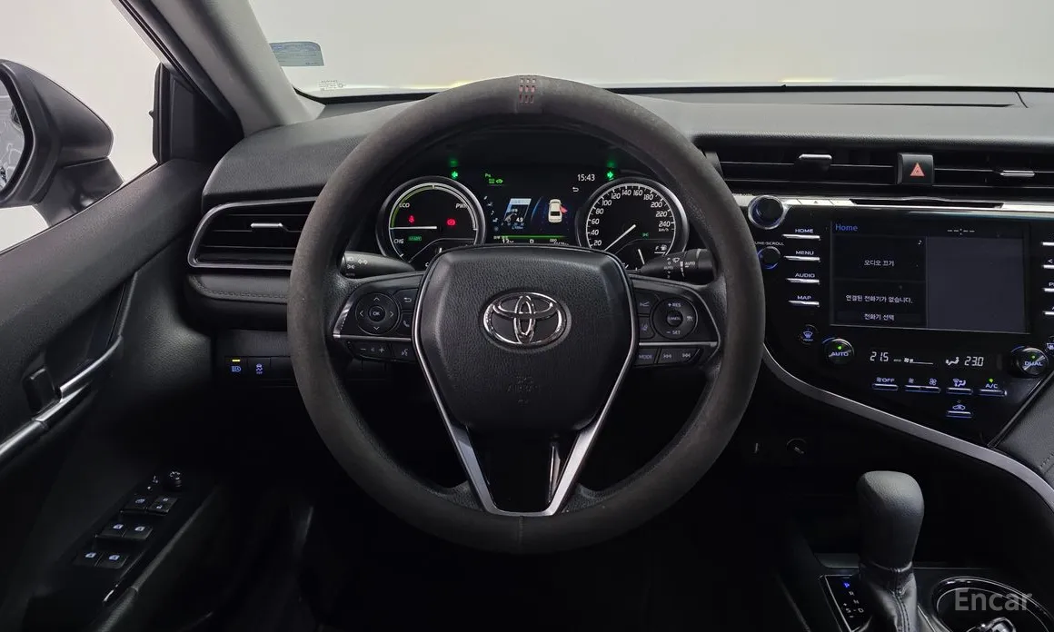 Фото 13 - Toyota Camry