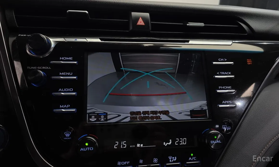 Фото 16 - Toyota Camry