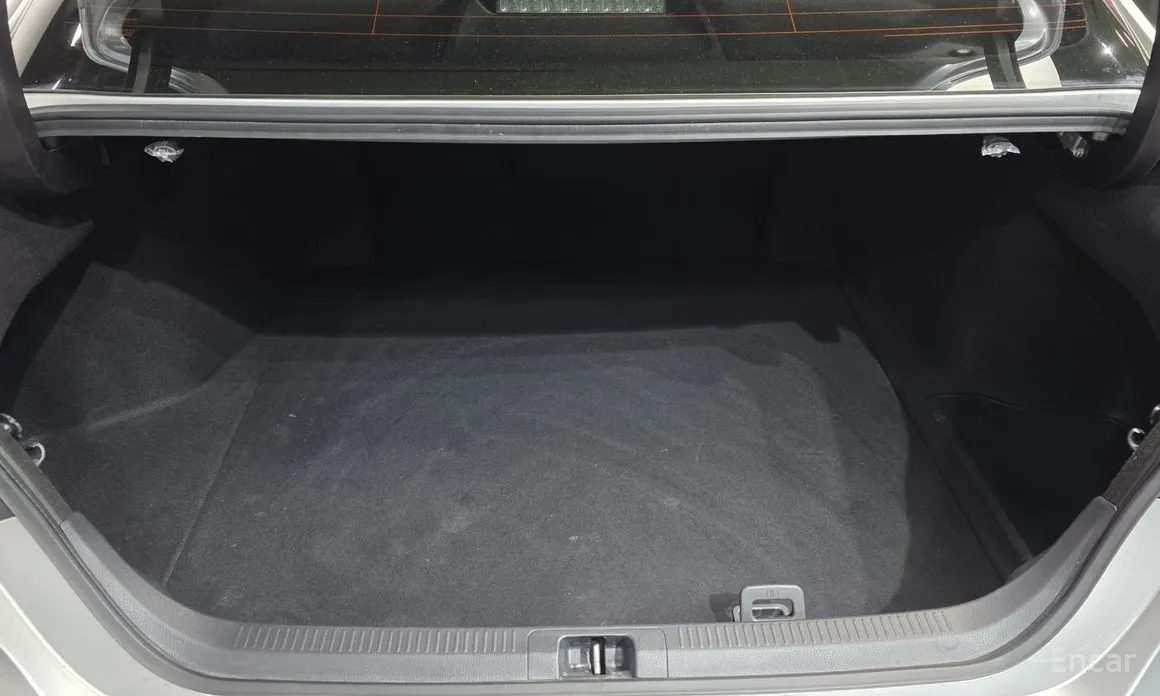 Фото 20 - Toyota Camry