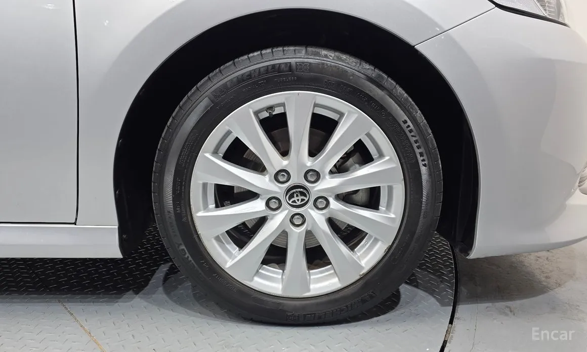 Фото 5 - Toyota Camry