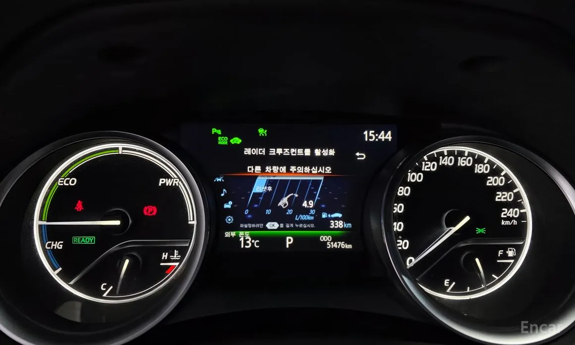 Фото 8 - Toyota Camry