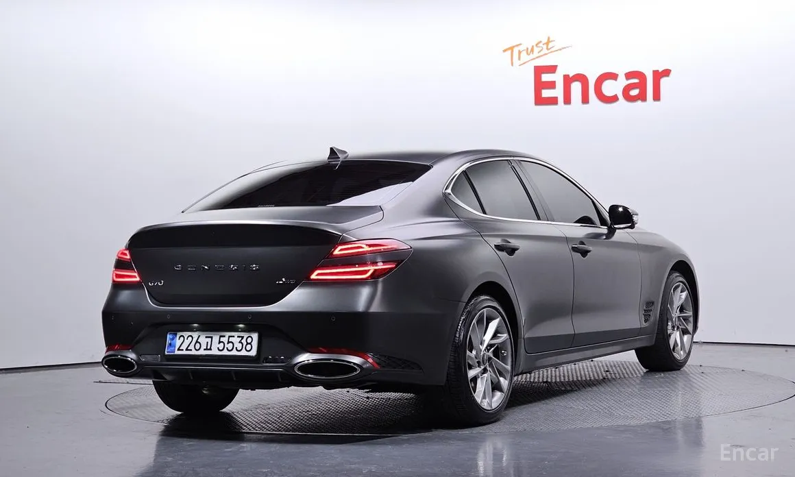 صورة 2 - Genesis G70
