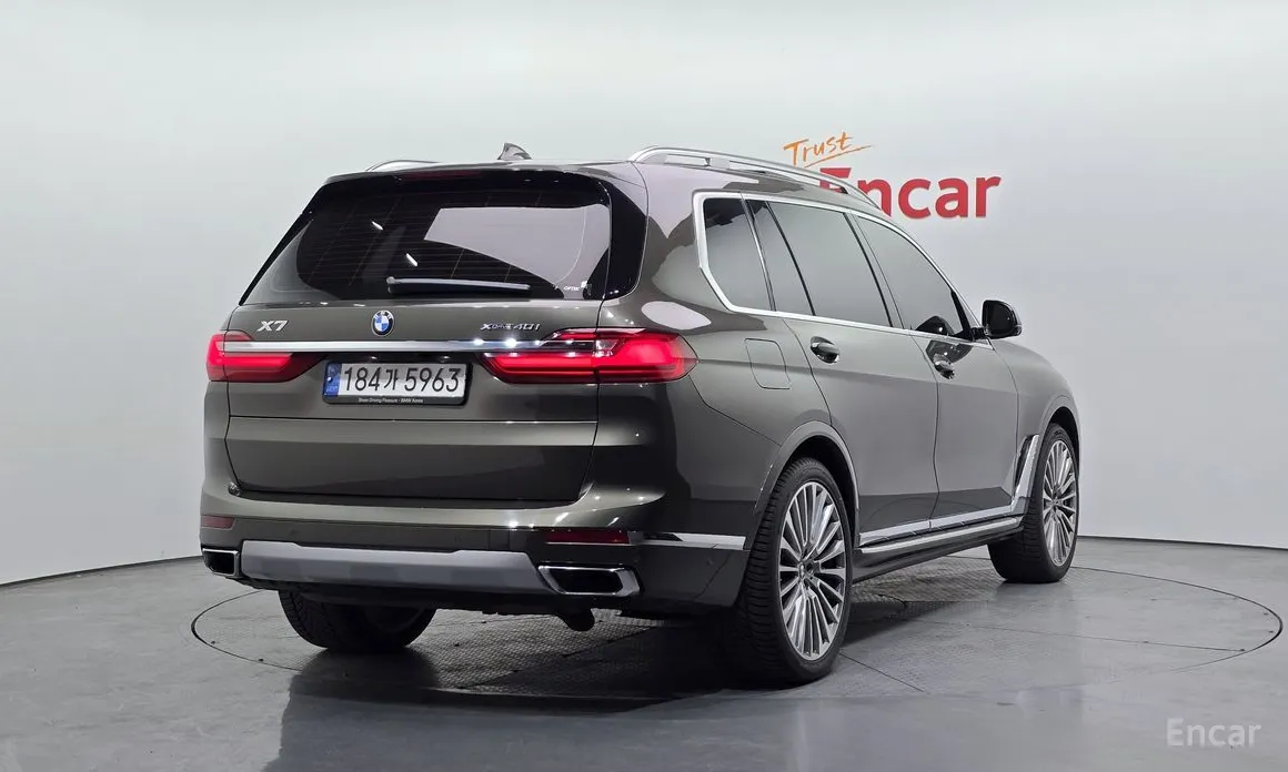 Фото 2 - BMW X7