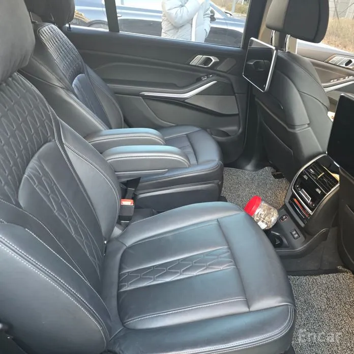 Фото 10 - BMW X7