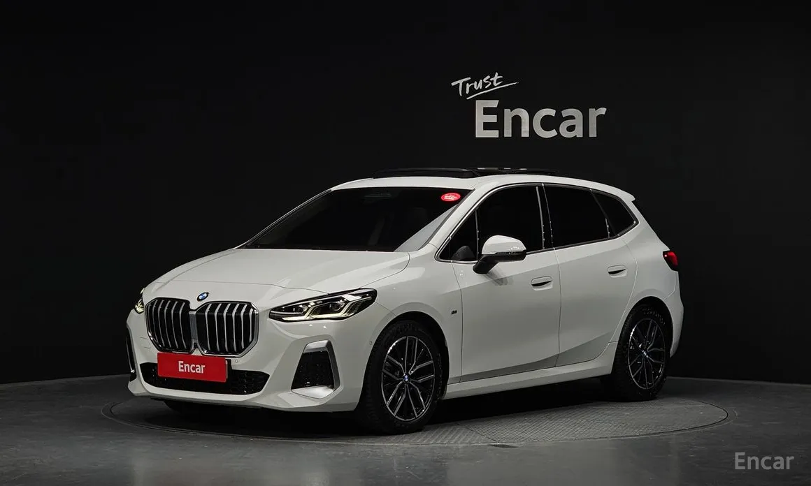 BMW 2 Series 2022 220i M Sport Design