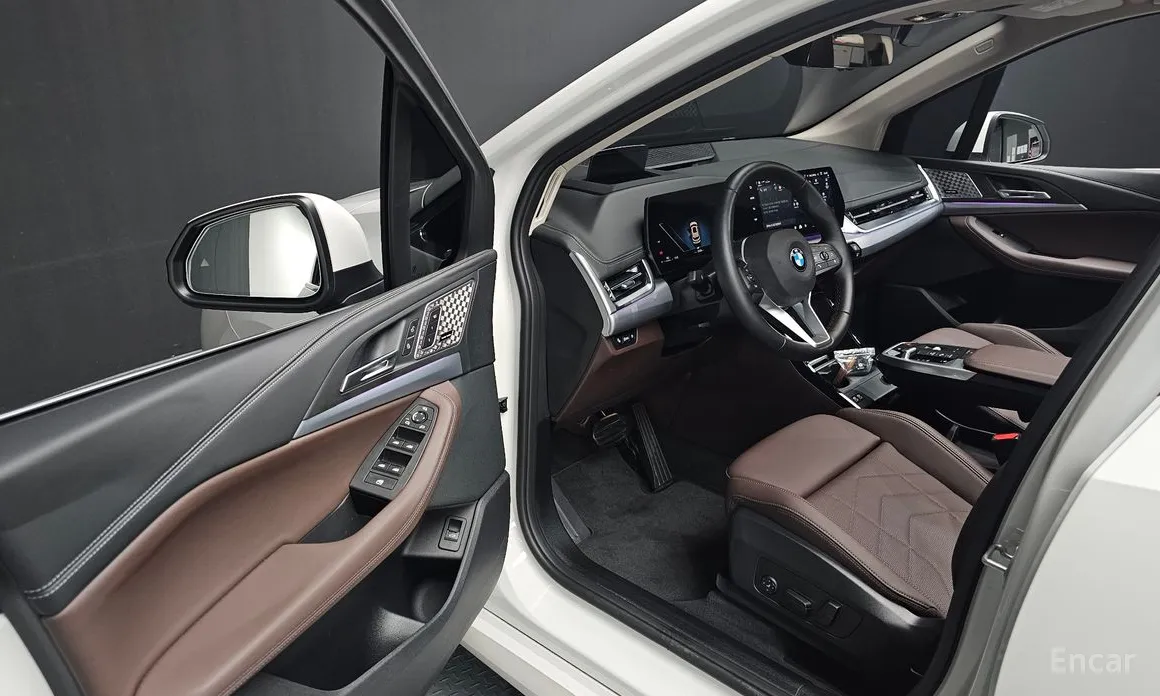 BMW 2 Series 2022 220i M Sport Design