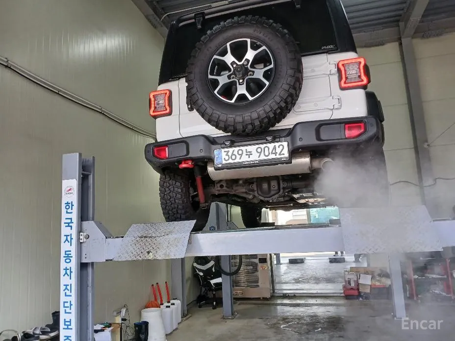 Фото 2 - Jeep Wrangler