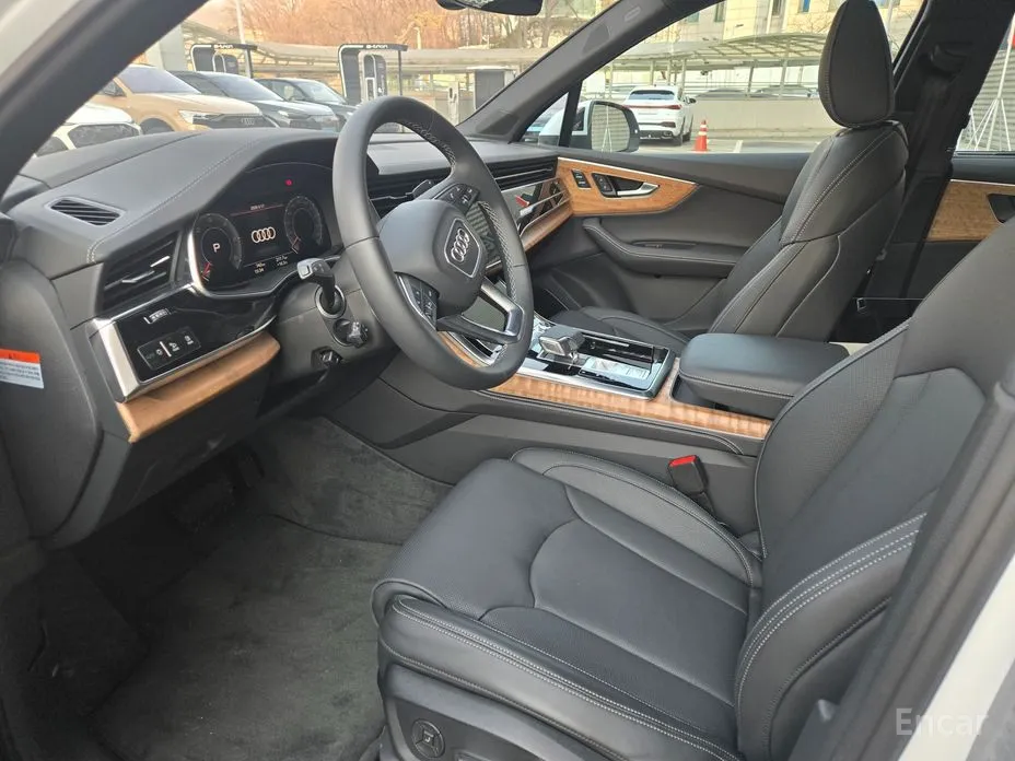 Фото 6 - Audi Q7