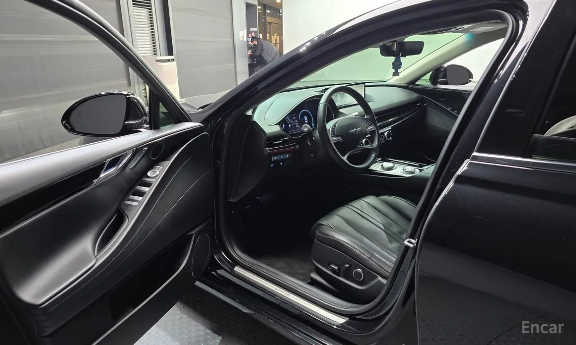 Фото 10 - Genesis G80