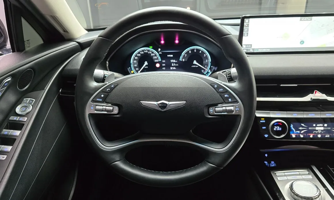 Фото 13 - Genesis G80