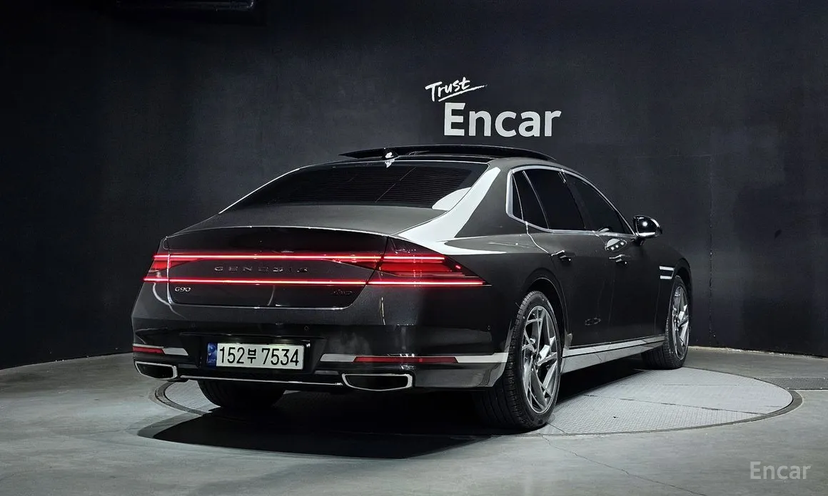 2021 Genesis G90