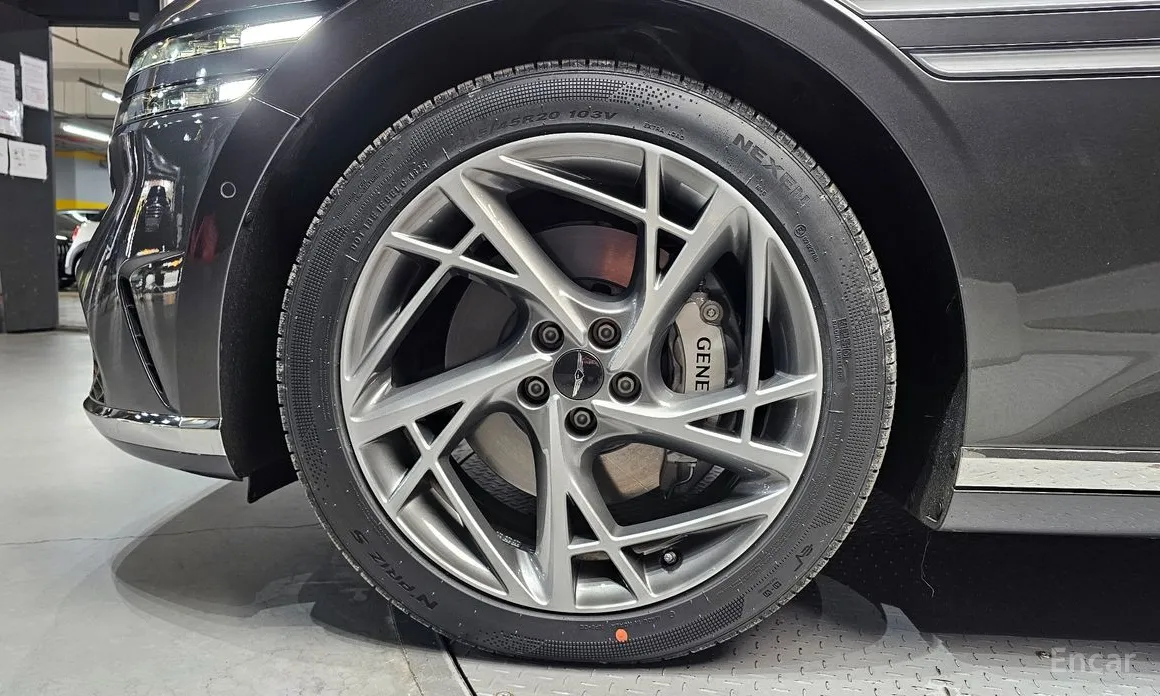 2021 Genesis G90