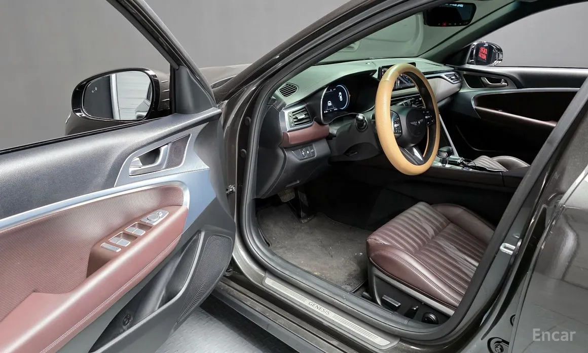 Фото 10 - Genesis G70