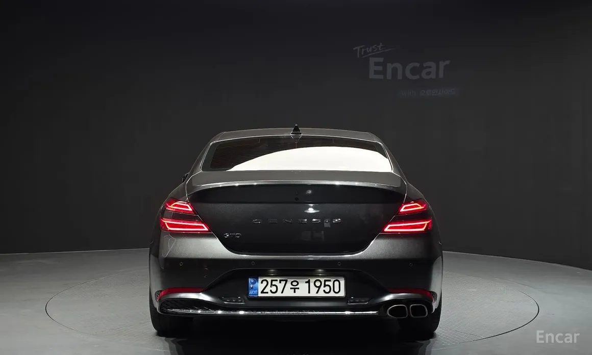 Фото 4 - Genesis G70