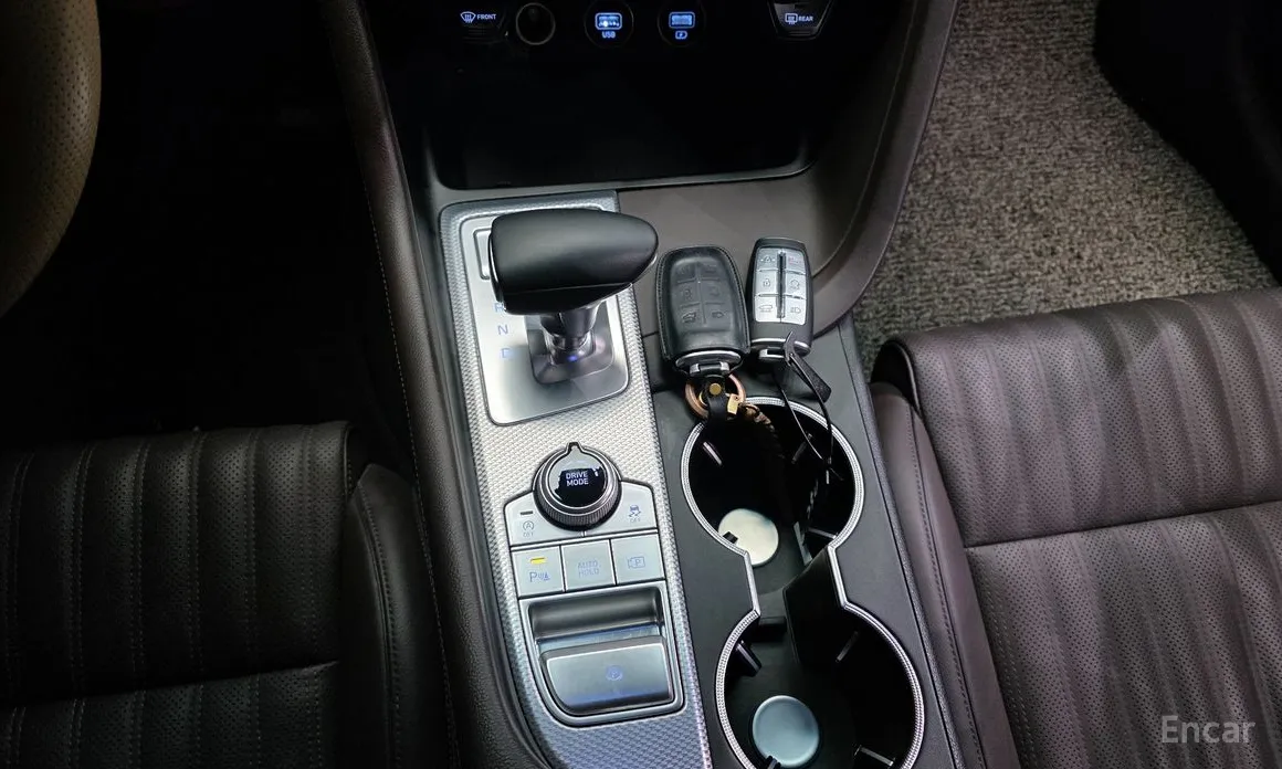 Фото 9 - Genesis G70