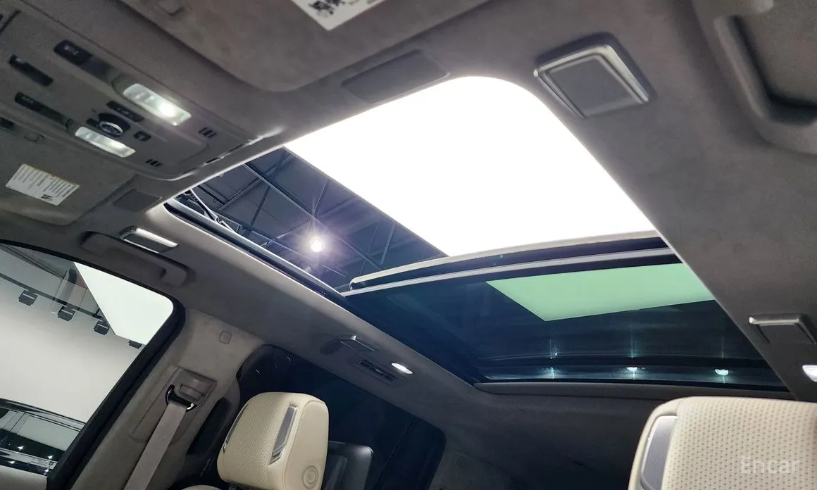 Фото 18 - Cadillac Escalade