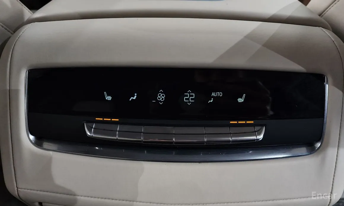 Фото 19 - Cadillac Escalade