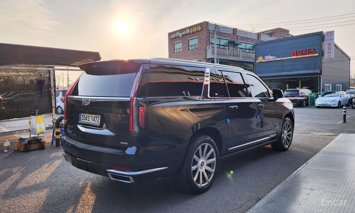 Фото 2 - Cadillac Escalade