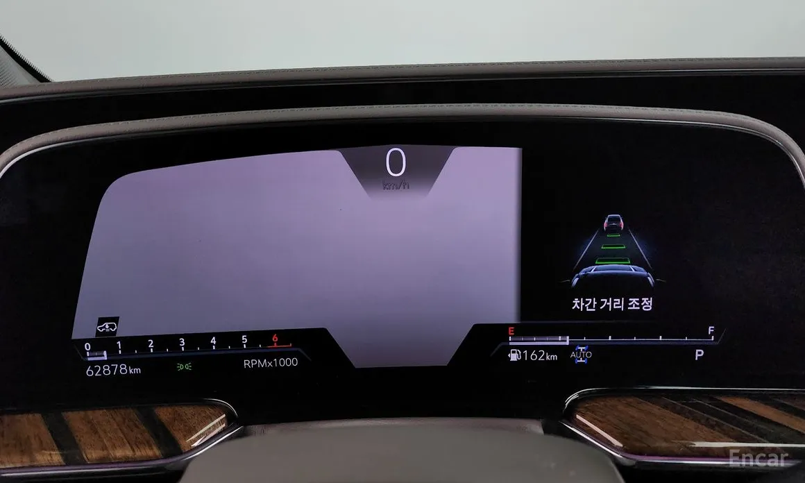 Фото 8 - Cadillac Escalade