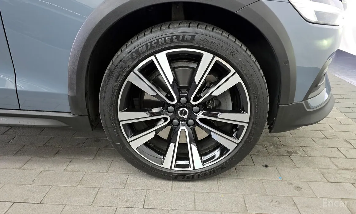 2019 Volvo V60