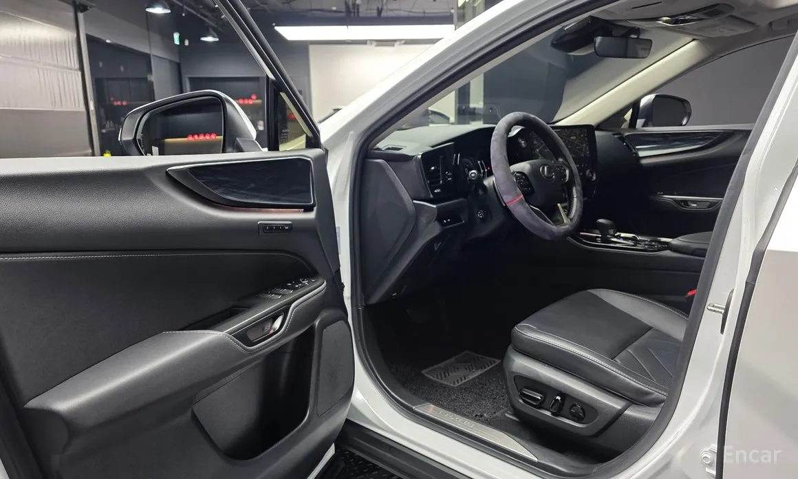 Фото 10 - Lexus NX