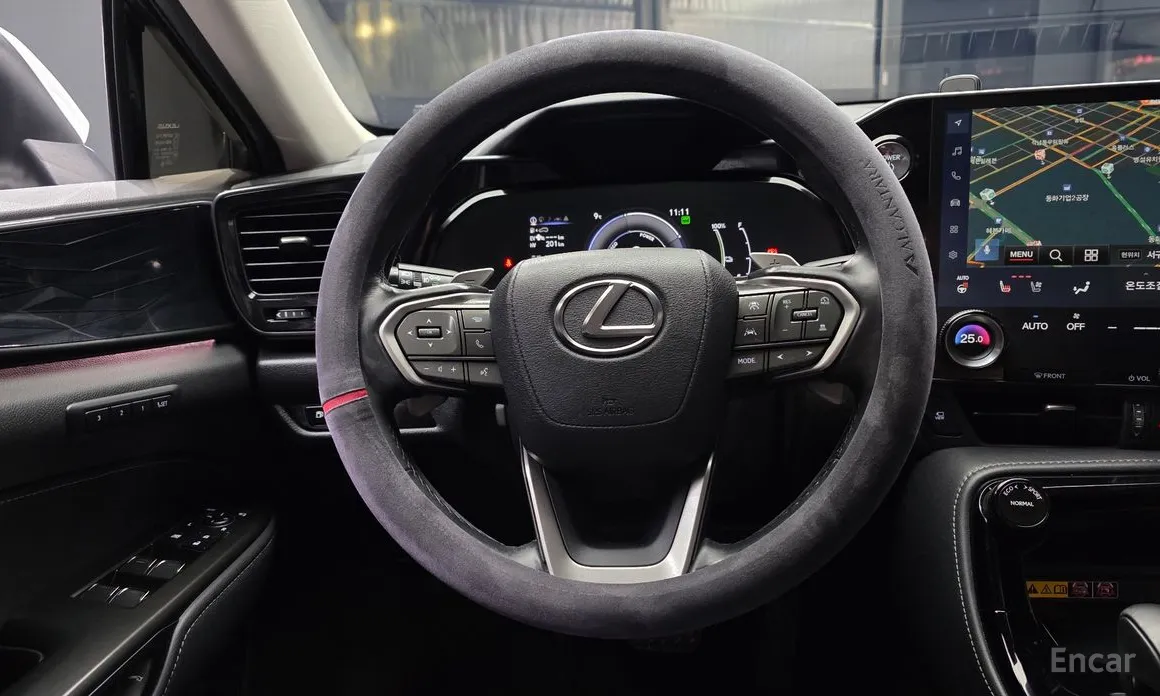 Фото 13 - Lexus NX