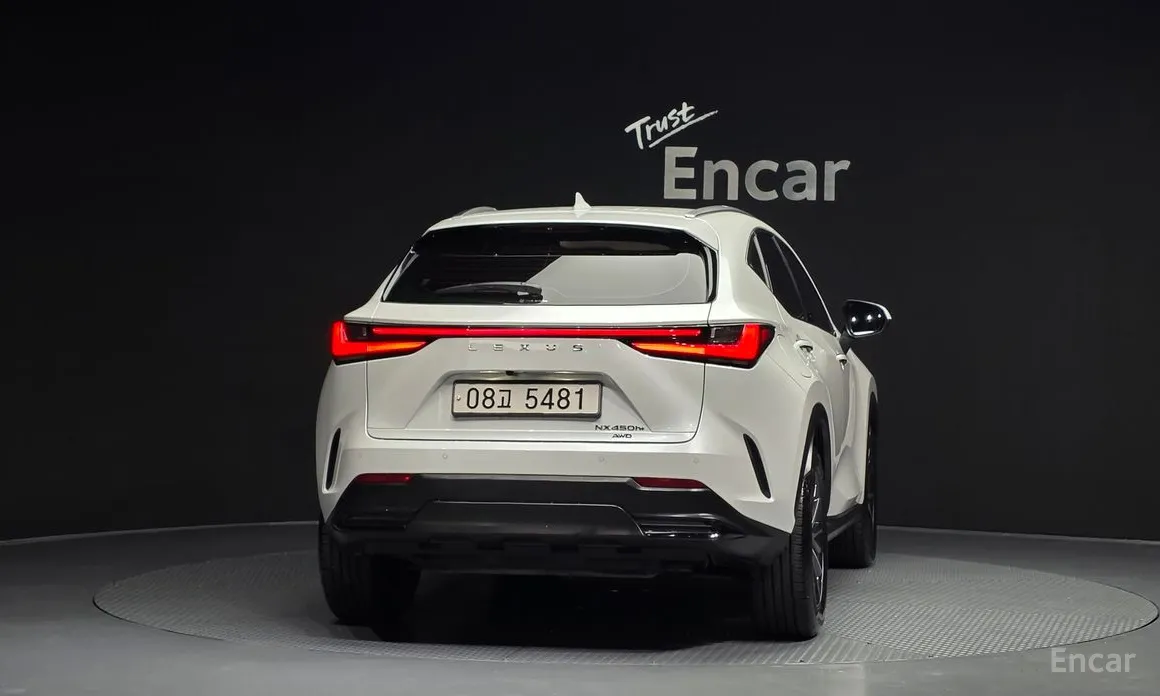 Фото 4 - Lexus NX