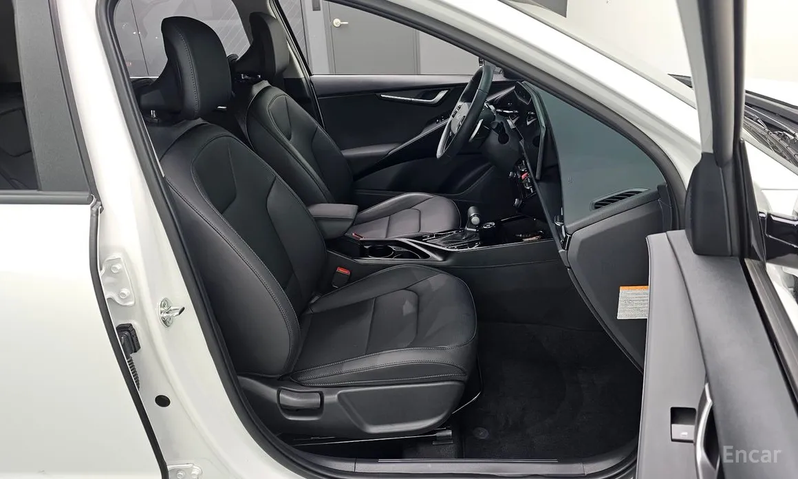 Фото 12 - Kia Niro