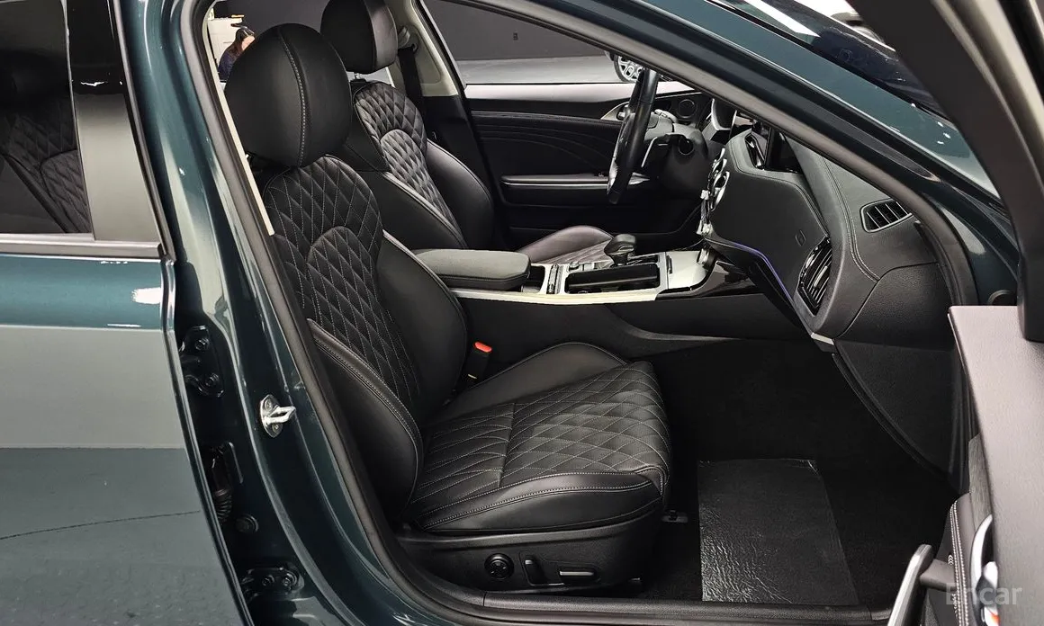 Фото 10 - Kia Stinger