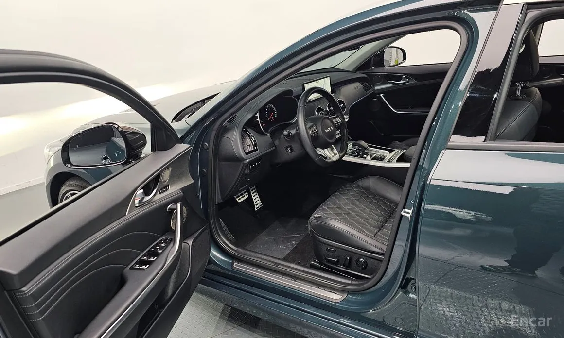 Фото 11 - Kia Stinger