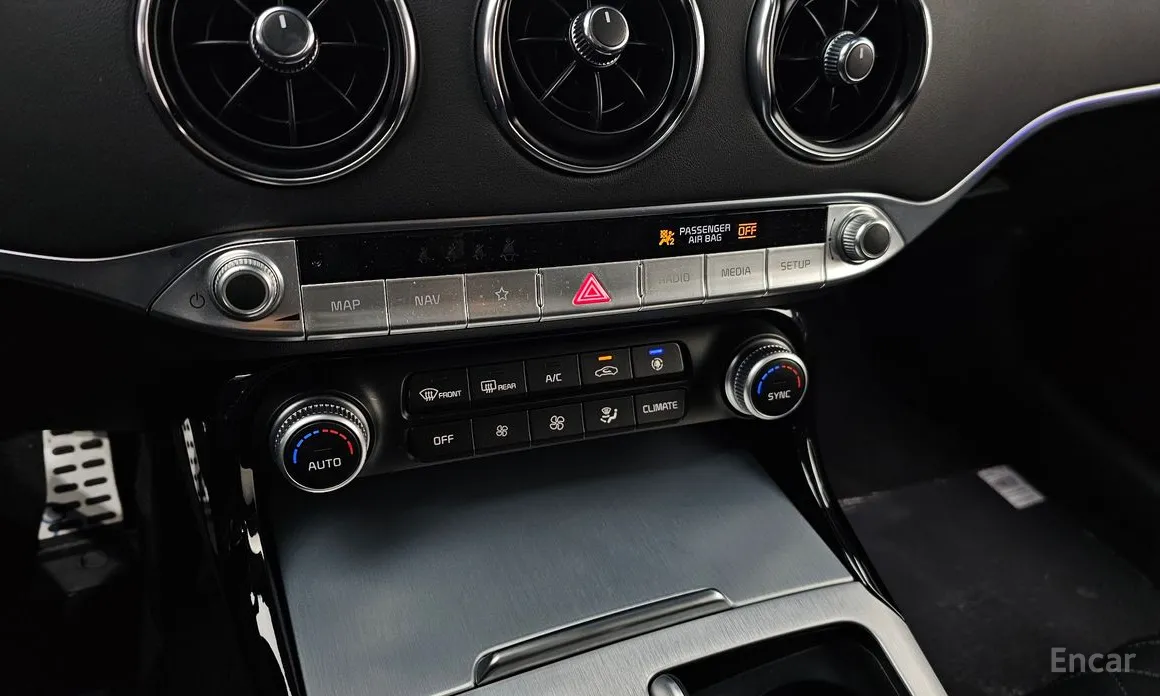 Фото 19 - Kia Stinger