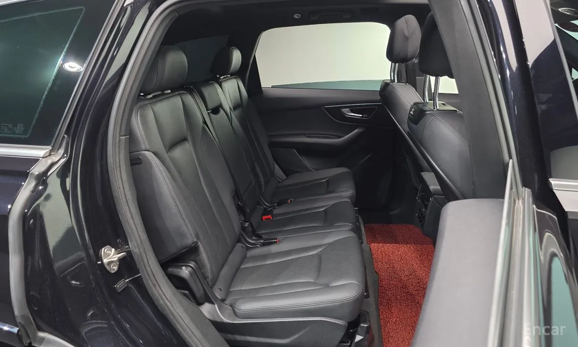 Фото 12 - Audi Q7