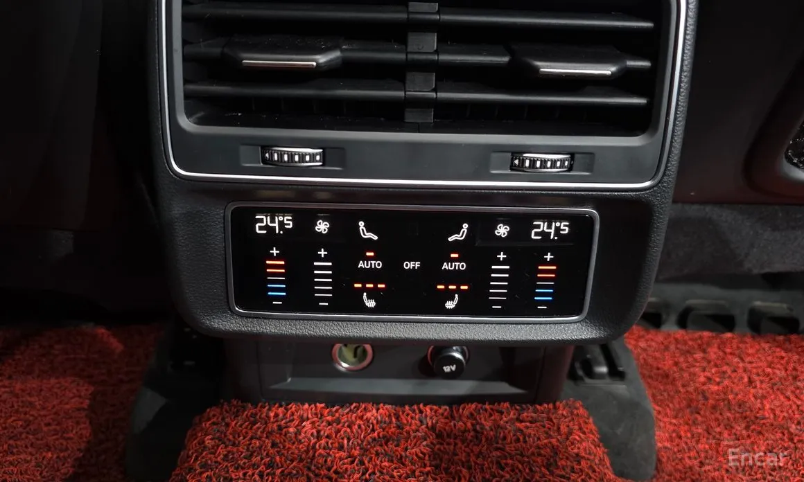 Фото 17 - Audi Q7