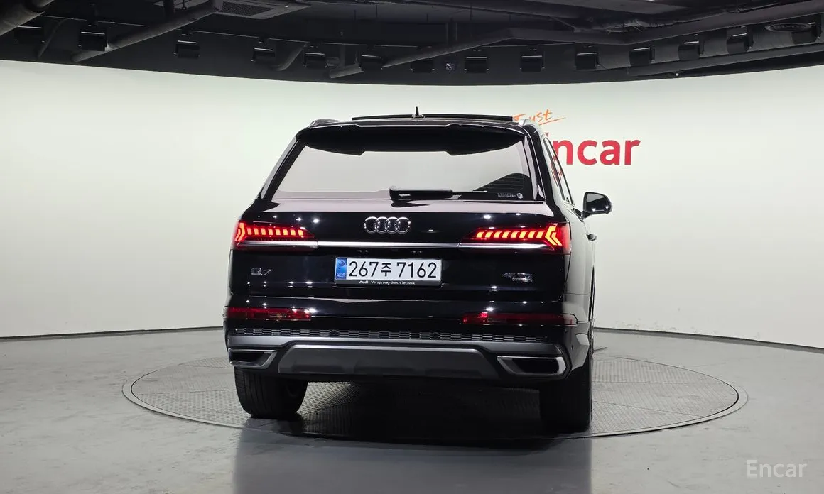 Фото 4 - Audi Q7