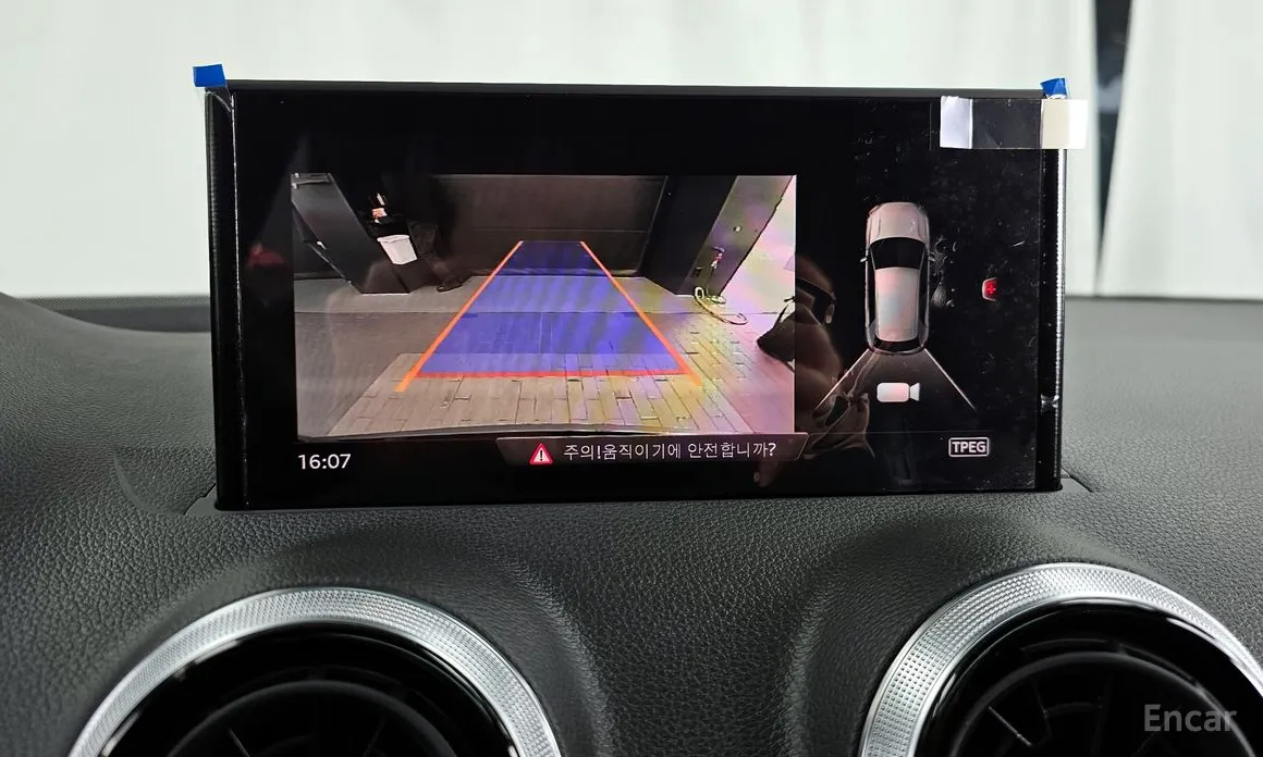 Фото 16 - Audi Q2