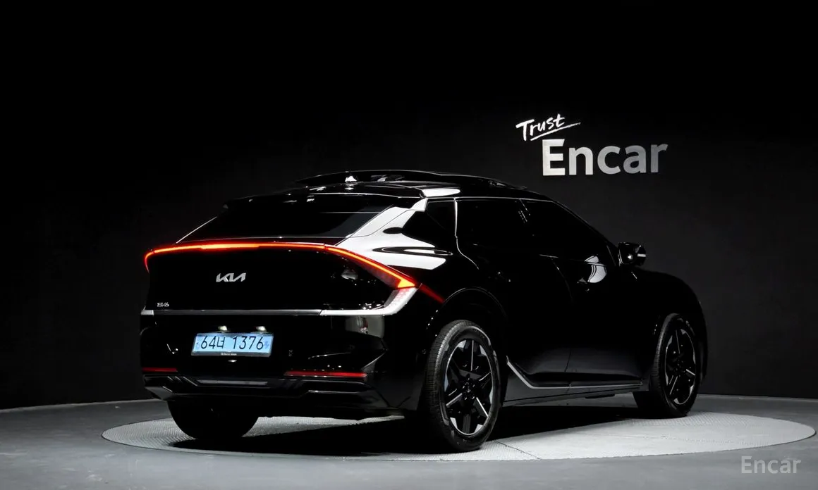 Фото 2 - Kia EV6