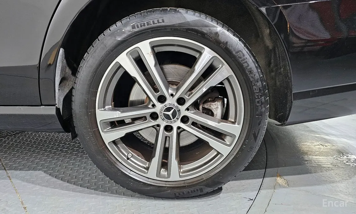 Zdjęcie 5 - Mercedes-Benz E-Class
