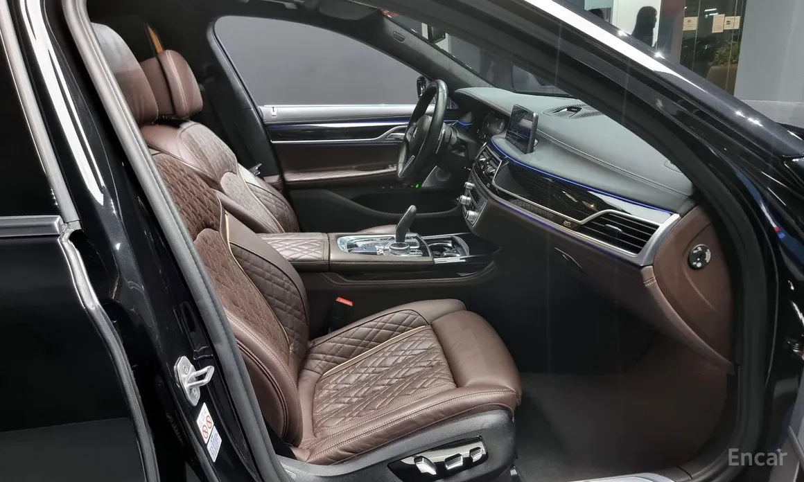 Фото 10 - BMW 7 Series
