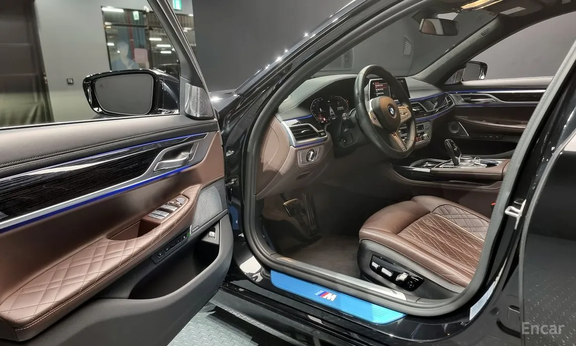 Фото 11 - BMW 7 Series