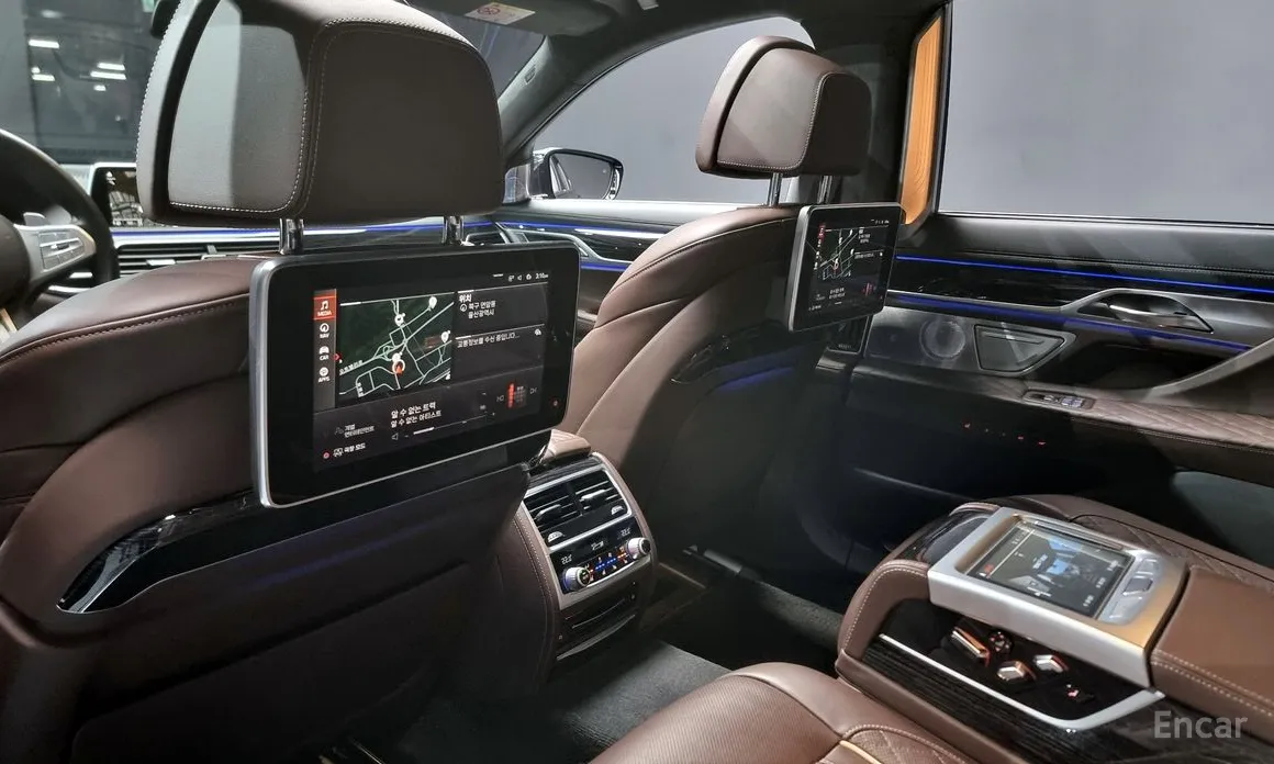 Фото 17 - BMW 7 Series