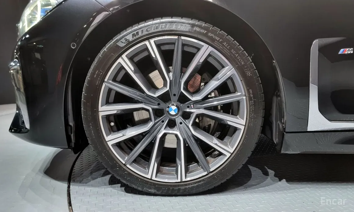 Фото 5 - BMW 7 Series