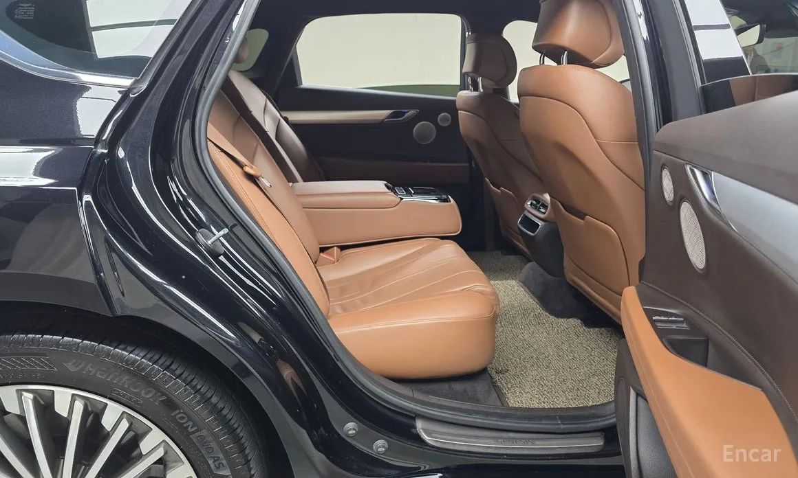 Фото 12 - Genesis G80