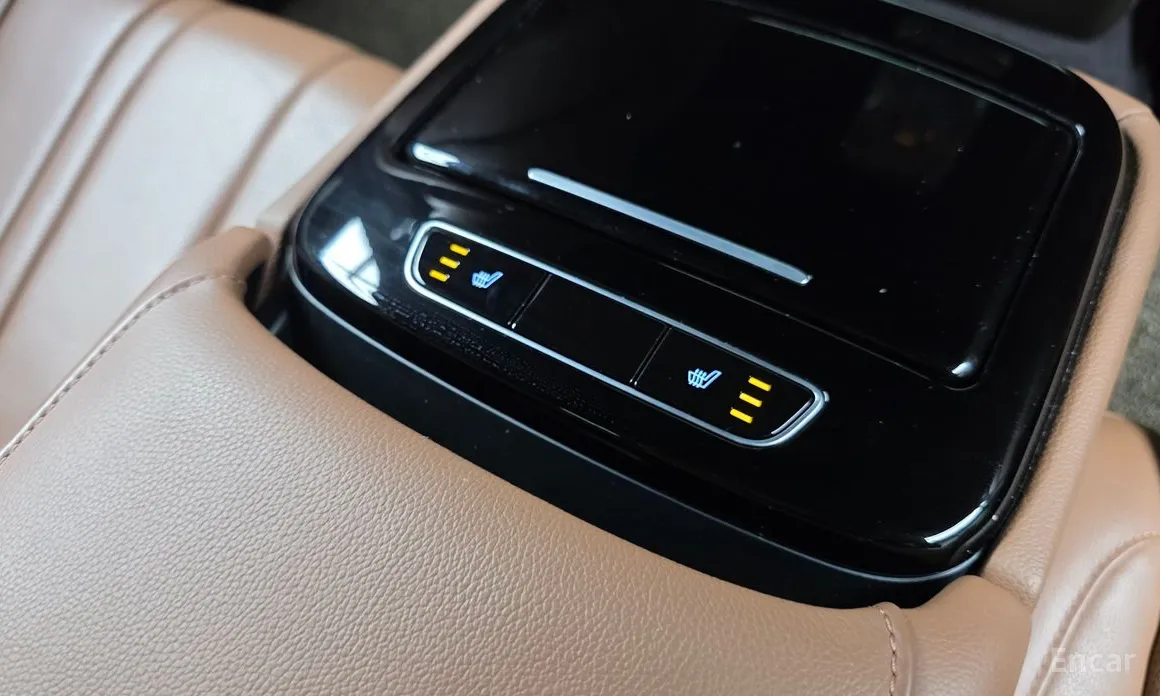 Фото 19 - Genesis G80